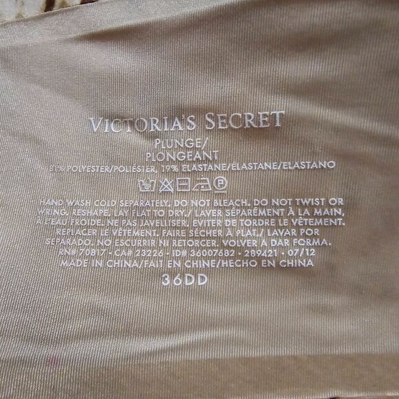 2 pairs of 36DD bras (1 VS & 1 PINK) - Picture 6 of 9